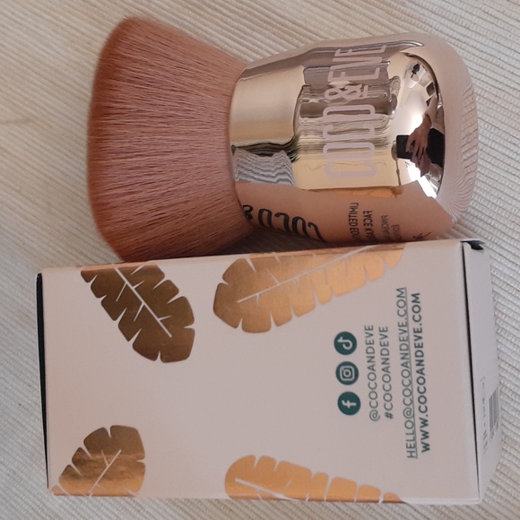 COCO AND EVE LIMITED EDITION SELF TAN FACE KABUKI BRUSH NEW BNIB - Picture 4 of 4